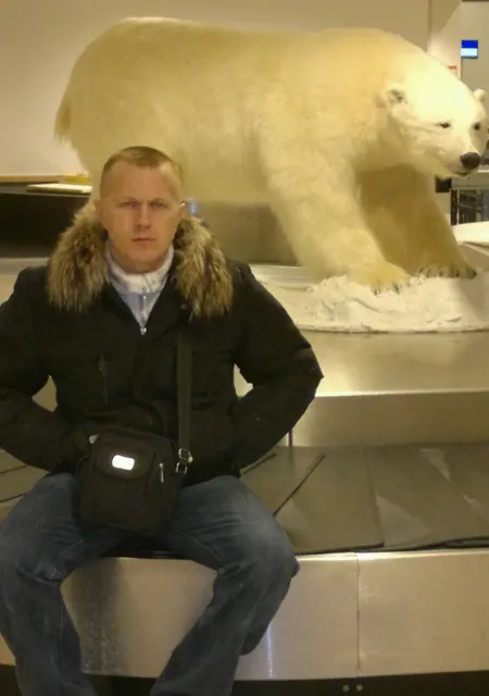 Виталик из Луганска, ищу на сайте знакомства на одну ночь