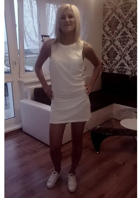 Я Екатерина, 23 років з Ізюм, шукаю знайомство для постійні стосунки