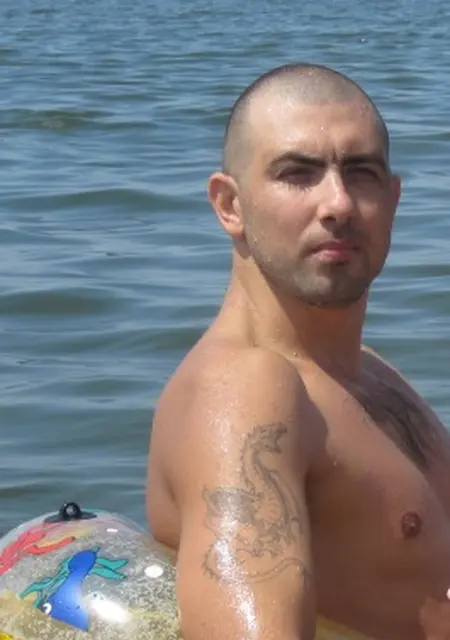 Павел из Николаева, мне 43, познакомлюсь для дружбы