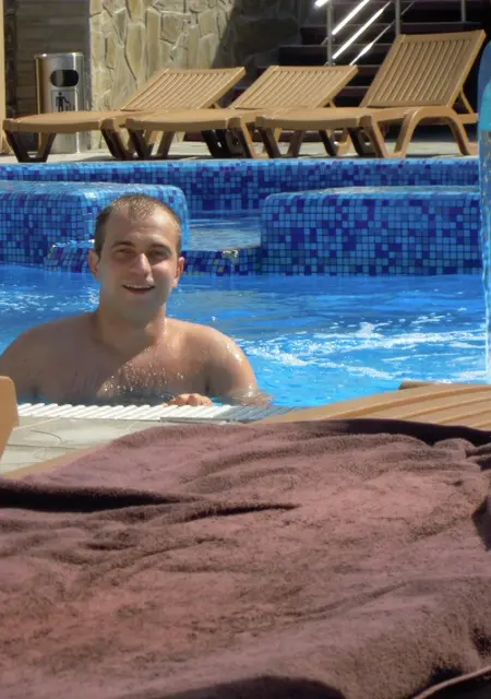 Виталик из Николаева, ищу на сайте знакомства без обязательств