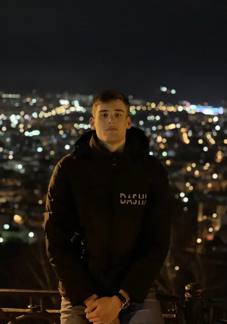 Я Сергей, 25 років з Черкас, шукаю знайомство для приємного проведення часу