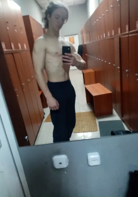 Я Максим, 19, знакомлюсь без обязательств в Могилёве