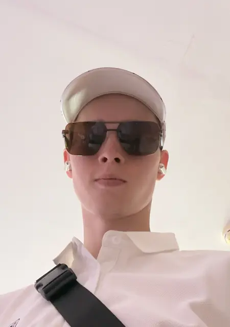 Я Павел, 21, из Ноттингема, ищу знакомство для общения