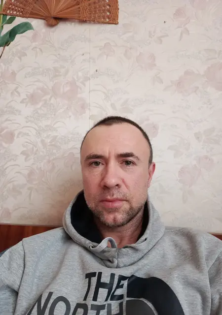 Кирилл из Луганска, мне 49, познакомлюсь без обязательств