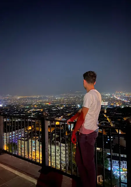 Bilal из Бурсы, ищу на сайте знакомства без обязательств