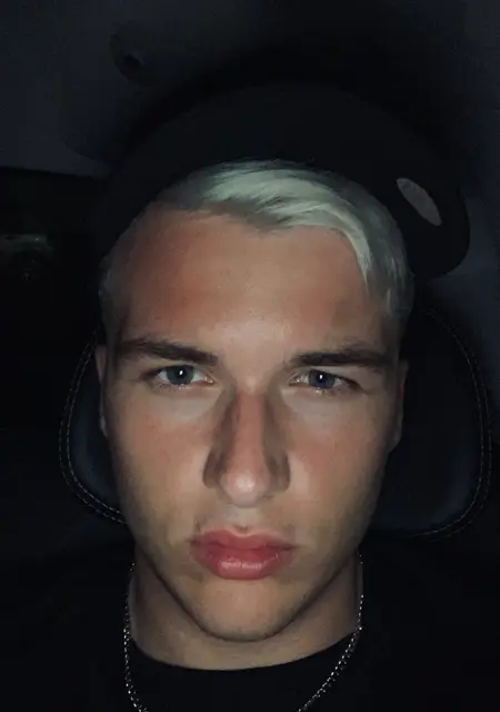 Я Mario, 20, знакомлюсь для общения в Риме