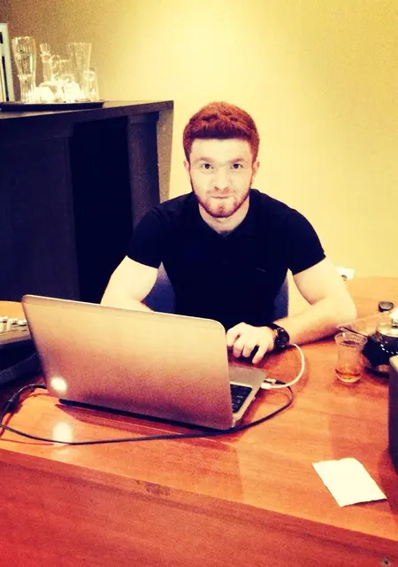 Я Ozal, 31, знакомлюсь для открытые отношения в Баку