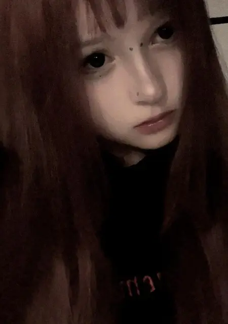 Я Лиза, 18, из Минска, ищу знакомства без обязательств
