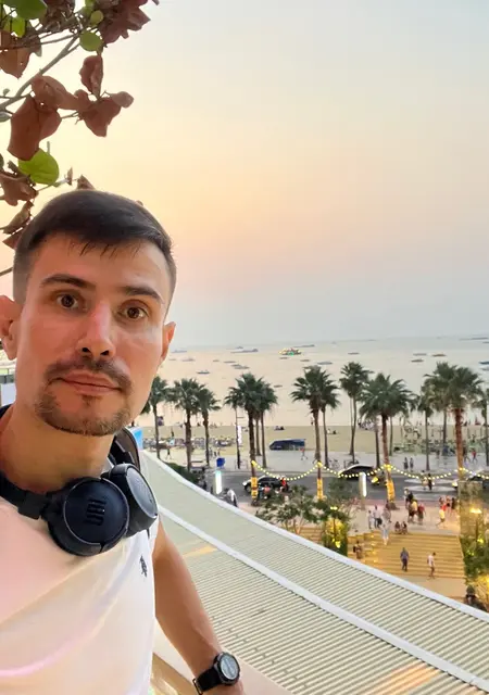 Виталий из Паттайи, ищу на сайте приятное времяпровождение