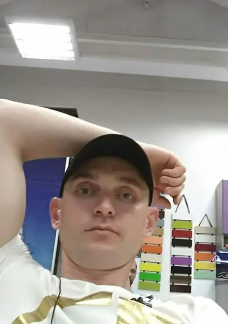 Вадим из Чернигова, мне 40, познакомлюсь для приятного времяпровождения