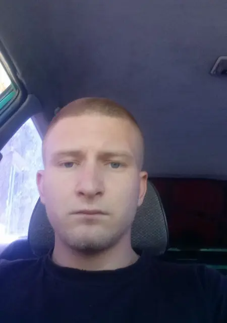 Бодя з Лубни, мені 25 років, познайомлюсь на одну ніч