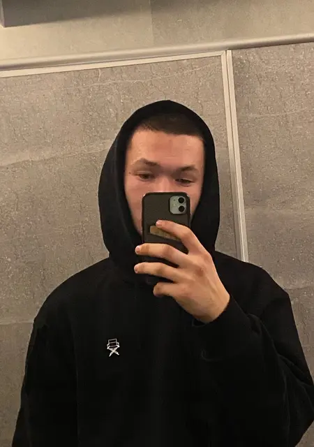 Аскар из Павлодара, мне 22, познакомлюсь для общения