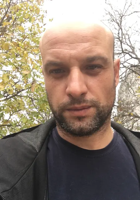 Михаил из Луганска, мне 40, познакомлюсь на одну ночь