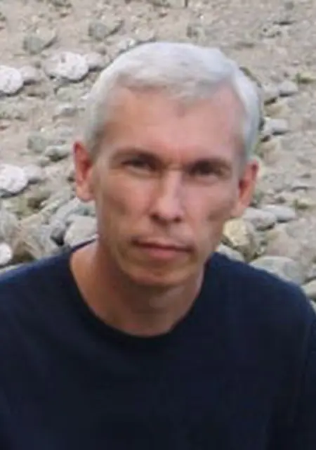 Я Саша, 63 років з Києва, шукаю знайомства без зобов'язань