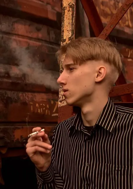 Я Кирилл, 21, из Горловки, ищу знакомство для постоянных отношений