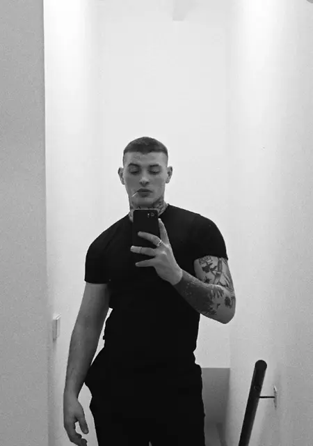 Я Adrian, 20, знакомлюсь без обязательств в Пилы