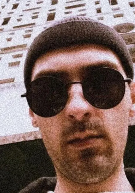Вовчик из Киева, ищу на сайте вирта