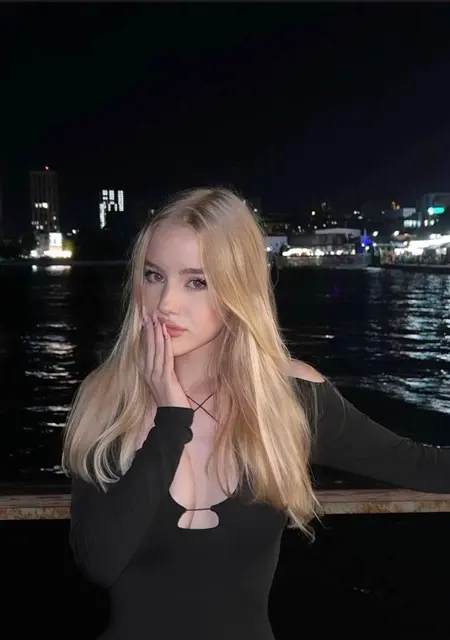 Я Марго, 20, из Берлина, ищу знакомства на одну ночь