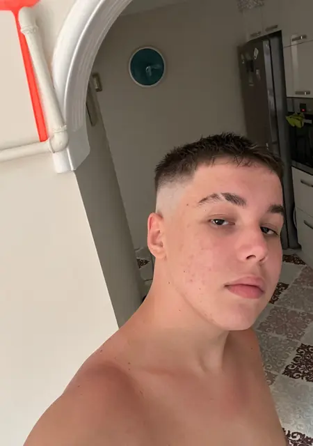 Kaan из Анкары, ищу на сайте знакомства на одну ночь