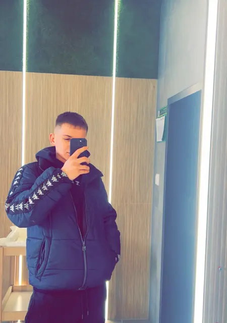 Mikoaj из Варшавы, мне 18, познакомлюсь на одну ночь