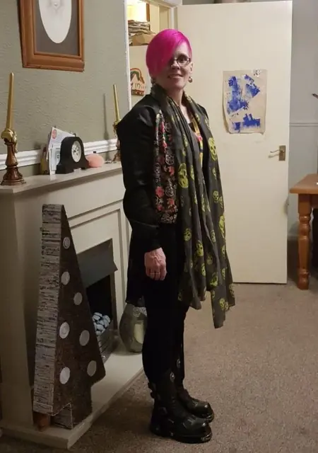 Lou из Лондона, мне 45, познакомлюсь