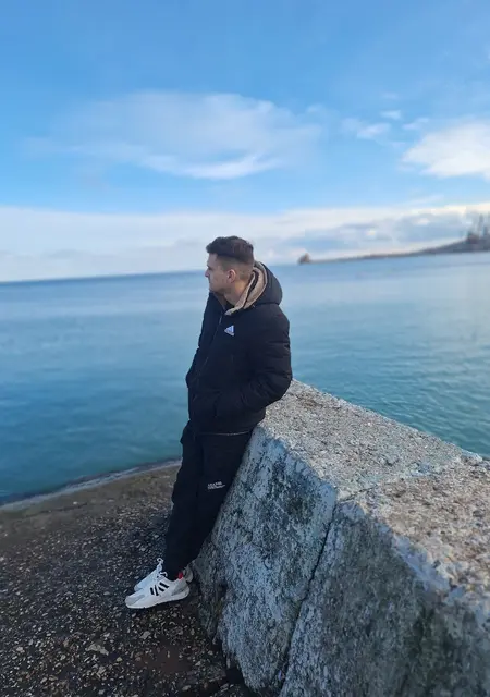 Даниил из Луганска, мне 25, познакомлюсь на одну ночь