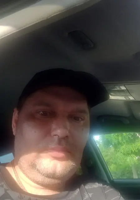 Саша з Бердянська, шукаю на сайті приємне проведення часу