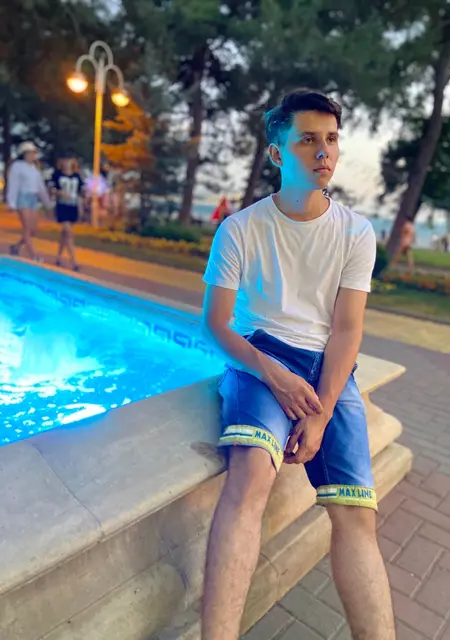 Я Дмитрий, 26, знакомлюсь на одну ночь в Ереване