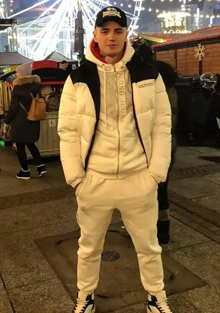 Andrii из Кракова, мне 22, познакомлюсь для вирта