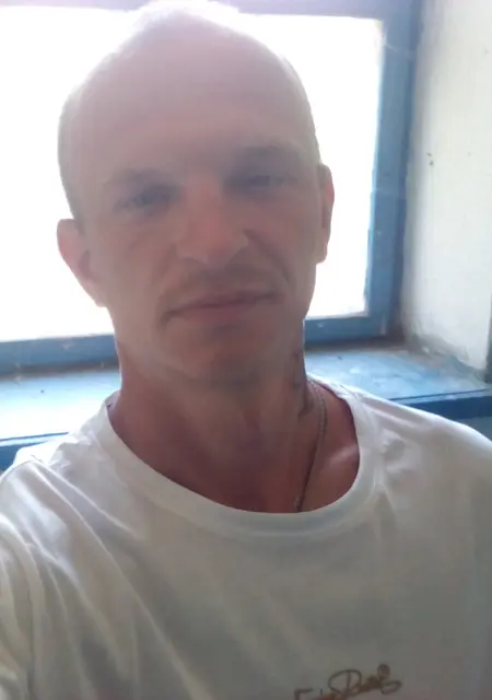 Никита из Мариуполя, ищу на сайте знакомства без обязательств