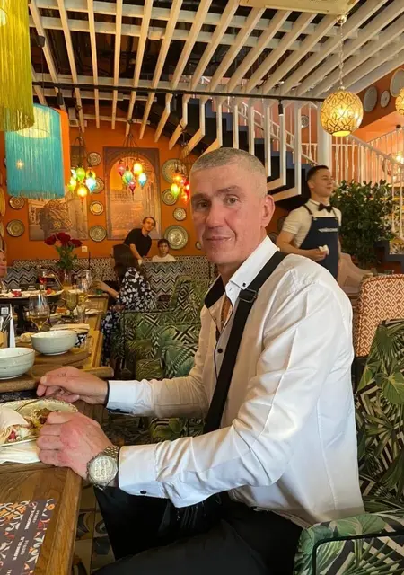 Я Сергей, 44, из Бобруйска, ищу знакомства на одну ночь