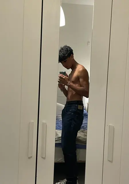 Я Miguel, 21, из Лас-пальмас-де-гран-канария, ищу знакомство для общения