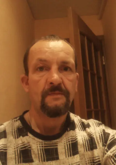 Я Valera, 61, из Барановичей, ищу знакомства без обязательств