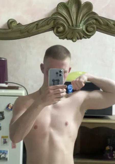 Ivan из Бобруйска, мне 25, познакомлюсь на одну ночь