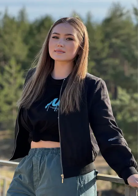 Алеся из Лос-анджелеса, ищу на сайте знакомства на одну ночь