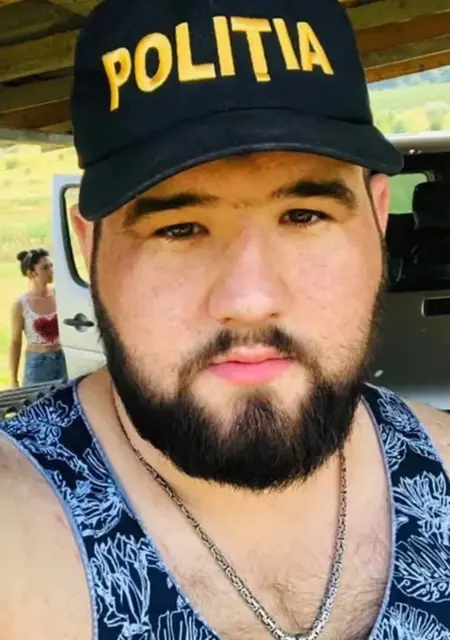 Я Ice, 27, из Кишинёва, ищу знакомство для открытые отношения