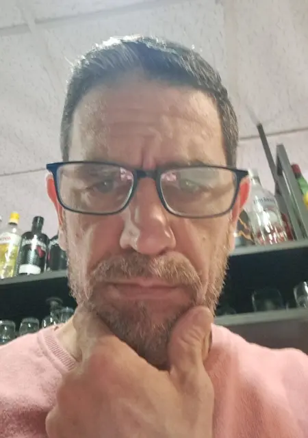 Javier de Las Palmas de Gran Canaria, busco en el sitio lío de una noche