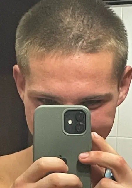 Я Данил, 19, из Мукачева, ищу знакомство для вирта