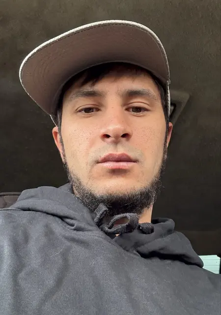 Тима из Семей, мне 28, познакомлюсь для общения