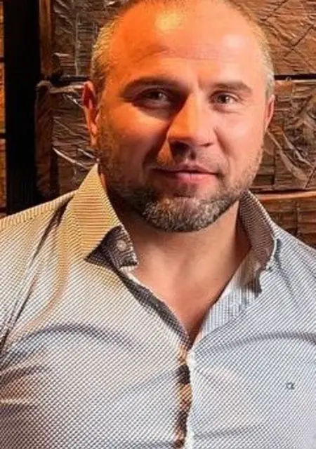 Я Анатолий, 39, из Львова, ищу знакомства без обязательств