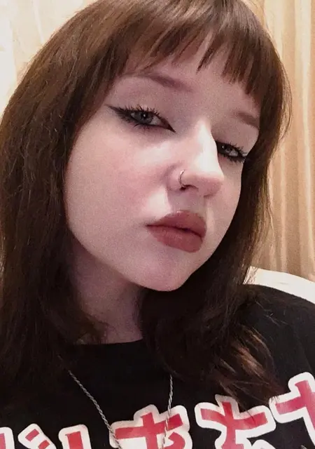 Victoria из Индаур, ищу на сайте приятное времяпровождение