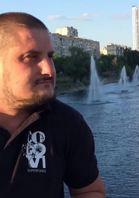 Rocky из Ковеля, мне 36, познакомлюсь на одну ночь