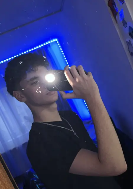 Я Georgian, 25, знакомлюсь на одну ночь в Плоешти