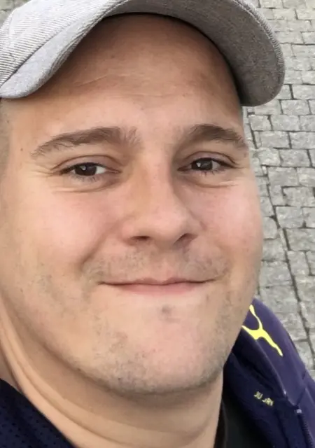 Я Тимур, 34, знакомлюсь без обязательств в Праге