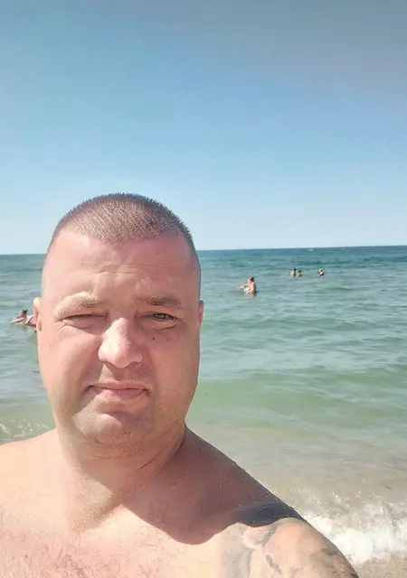 Денис из Киева, мне 40, познакомлюсь на одну ночь