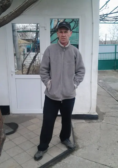 Стас из Геническа, мне 54, познакомлюсь без обязательств