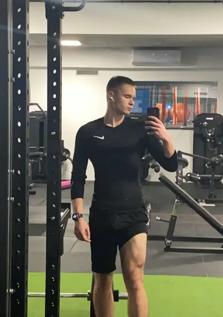 Maksymilian из Кракова, мне 19, познакомлюсь для общения