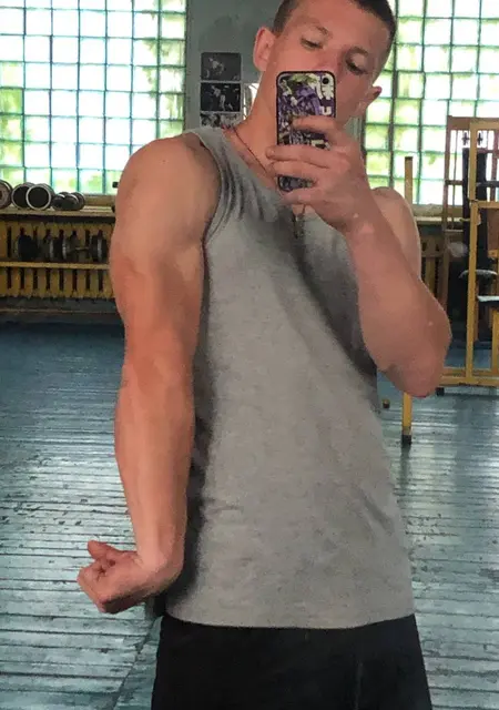 Владик из Житомира, ищу на сайте знакомства на одну ночь