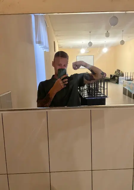 Я Богдан, 28, знакомлюсь для постоянных отношений в Нежине