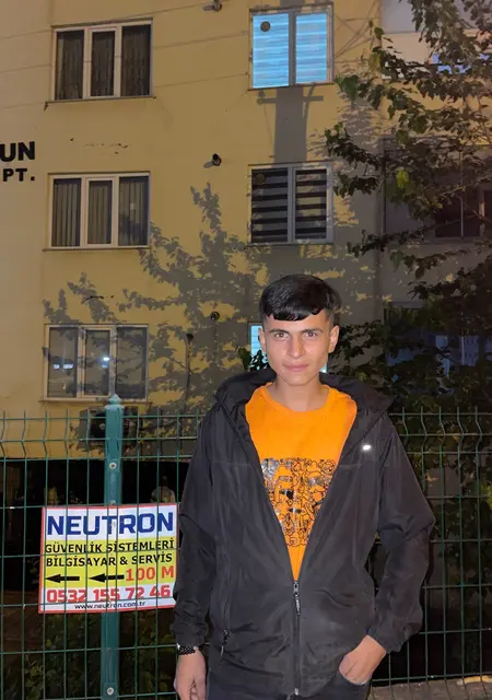 Ahmet из Османия, мне 20, познакомлюсь на одну ночь